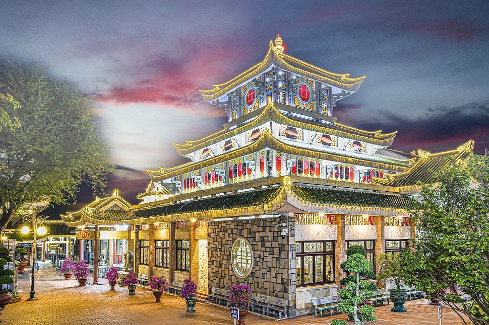 Miếu Bà Chúa Xứ Núi Sam – điểm du lịch tâm linh nổi tiếng