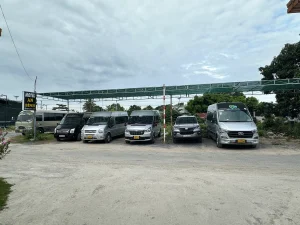 Xe du lịch phục vụ chuyến tham quan và du lịch theo đoàn