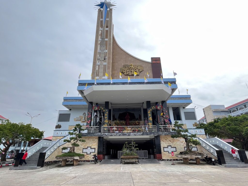Lễ Phong Chân Phước Cha Trương Bửu Diệp – Dịch Vụ Thuê Xe Hành Hương Uy Tín Từ TP.HCM, Bình Dương Đi Nhà Thờ Cha Diệp