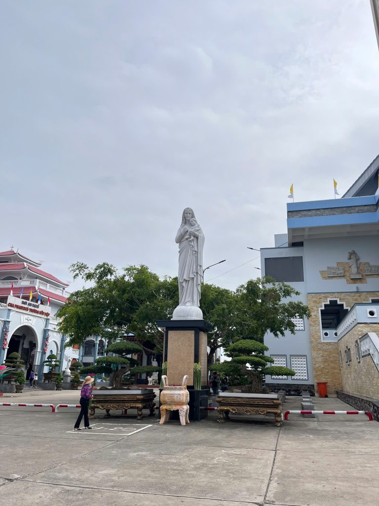 Lễ Phong Chân Phước Cha Trương Bửu Diệp – Dịch Vụ Thuê Xe Hành Hương Uy Tín Từ TP.HCM, Bình Dương Đi Nhà Thờ Cha Diệp